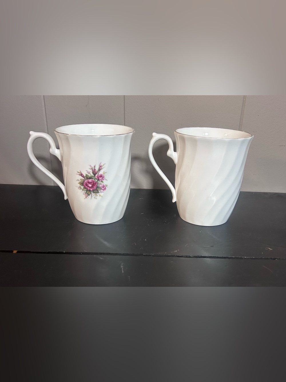 Royal Sutherland Fine Bone China England Floral Rose Coffee Tea Mugs Set of 2